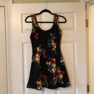 Navy/floral dress. Sz s